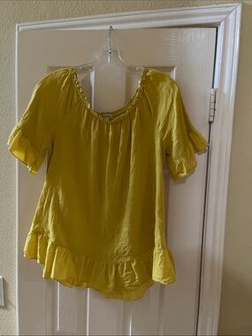 Terzo Millennio-Linen Ruffle-Hem Off-Shoulder Blouse in Mustard Yellow